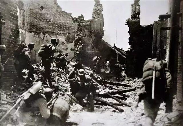 1938年，台儿庄巷战