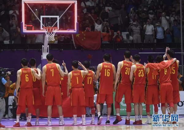 在第18届亚运会男子篮球决赛中，中国队以84比72战胜伊朗队，夺得冠军。新华社记者 黄宗治 摄