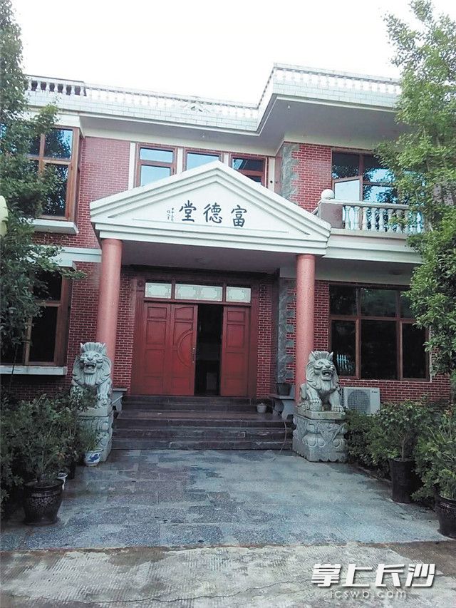 陈杰人2014年在老家新建的豪宅，被当地人称为“陈氏乡间侯府”。（资料图片）
