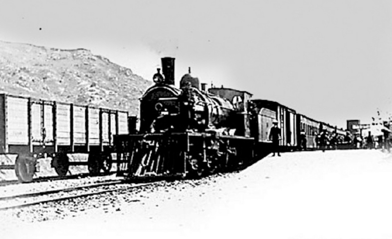 1911年，英国人斯威尔拍摄的长沙第一列火车。资料图片
