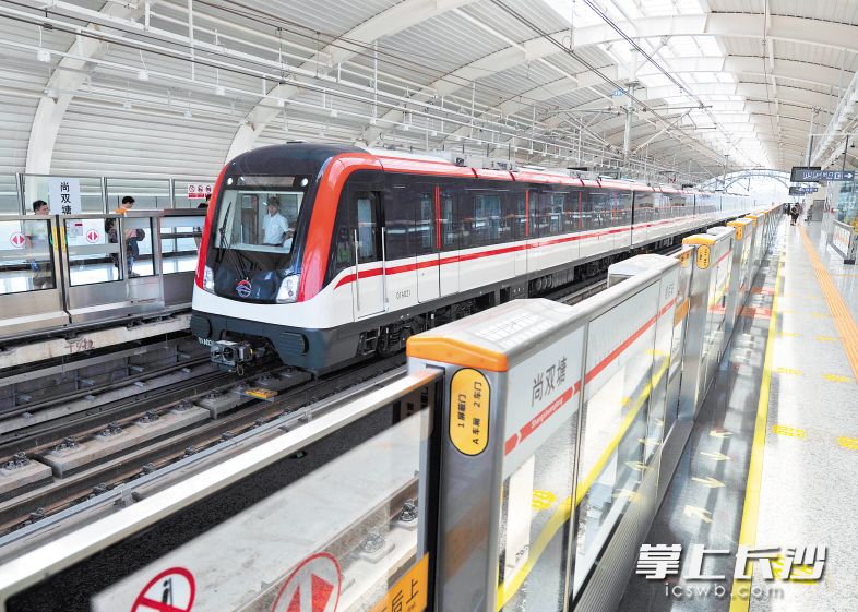 长沙地铁1号线与2号线搭建起了长沙轨道交通最为核心的“十”字形骨架。