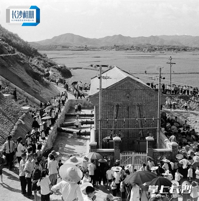 1966年7月5日，金井灌区脱甲电力抽水机站建成，这片区域的农业灌溉得到了保障。