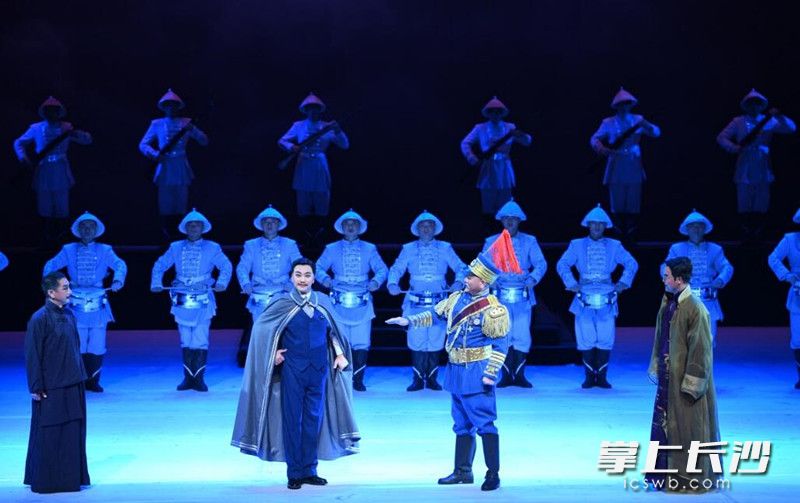湘剧《护国》在国家大剧院成功演出。