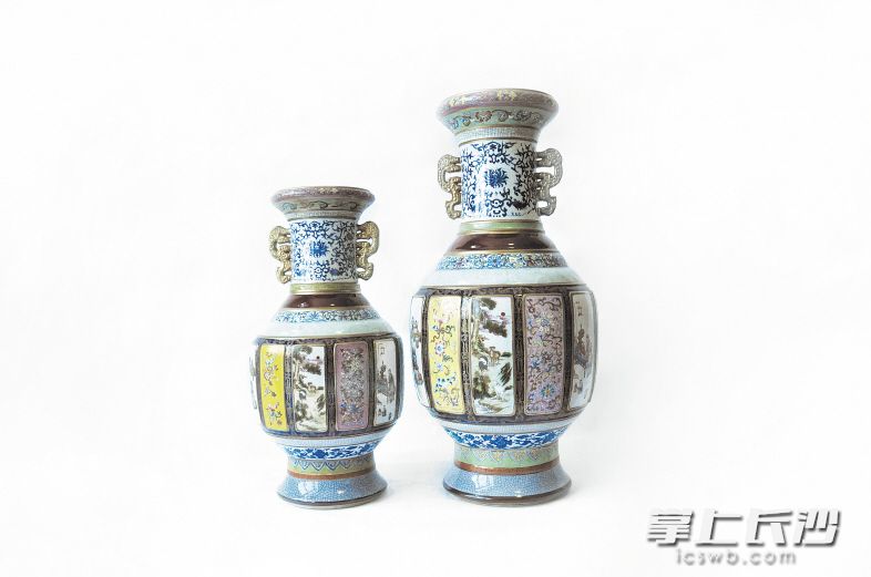 黄跃良收藏的清朝乾隆年间的色釉大瓶瓷器。