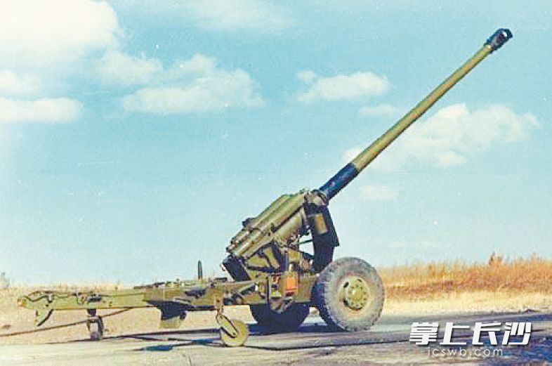 1980年代初研制成功的牵引式155毫米加农榴弹炮，使我国大口径火炮水平达到一个新的高度。