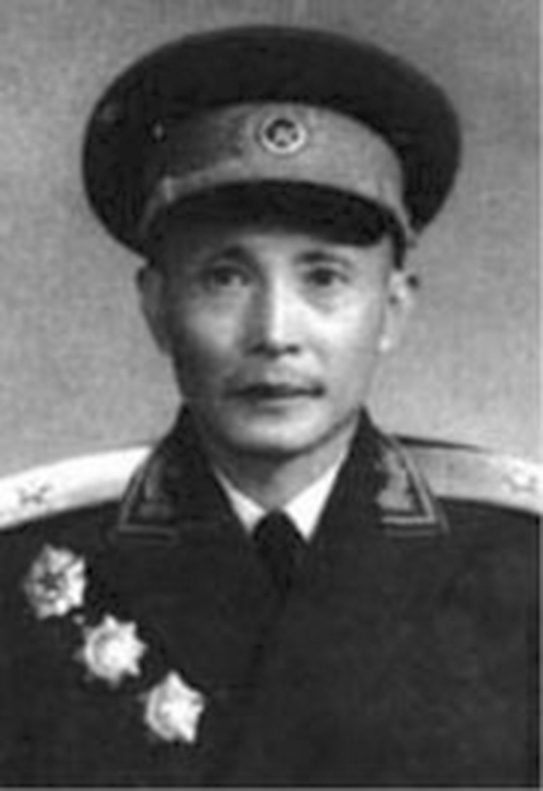 1955年何能彬同志被授予少将军衔。