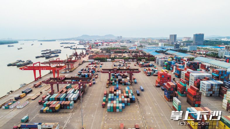 通江达海的长沙新港，为大城北开放型经济的发展提供了重要平台。邹麟 摄
