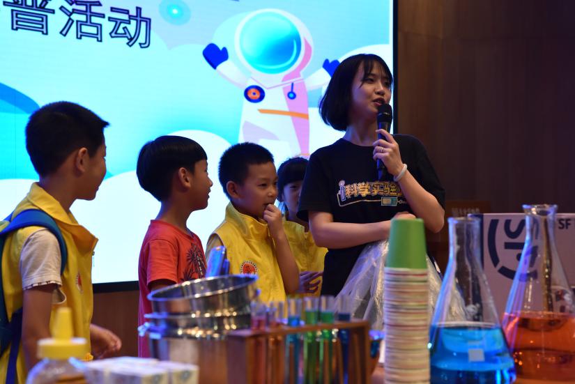 7月13日下午，科普在路上、科学无止尽——“少年·中国行”科普活动在长沙市博物馆举行。
