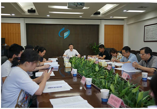 今日上午，上半年湖南经济形势新闻通报会举行。