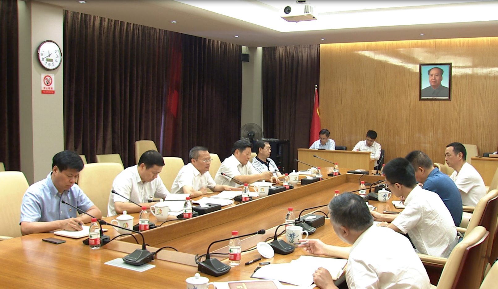 今日，胡忠雄主持召开湖南湘江新区党工委会议。
