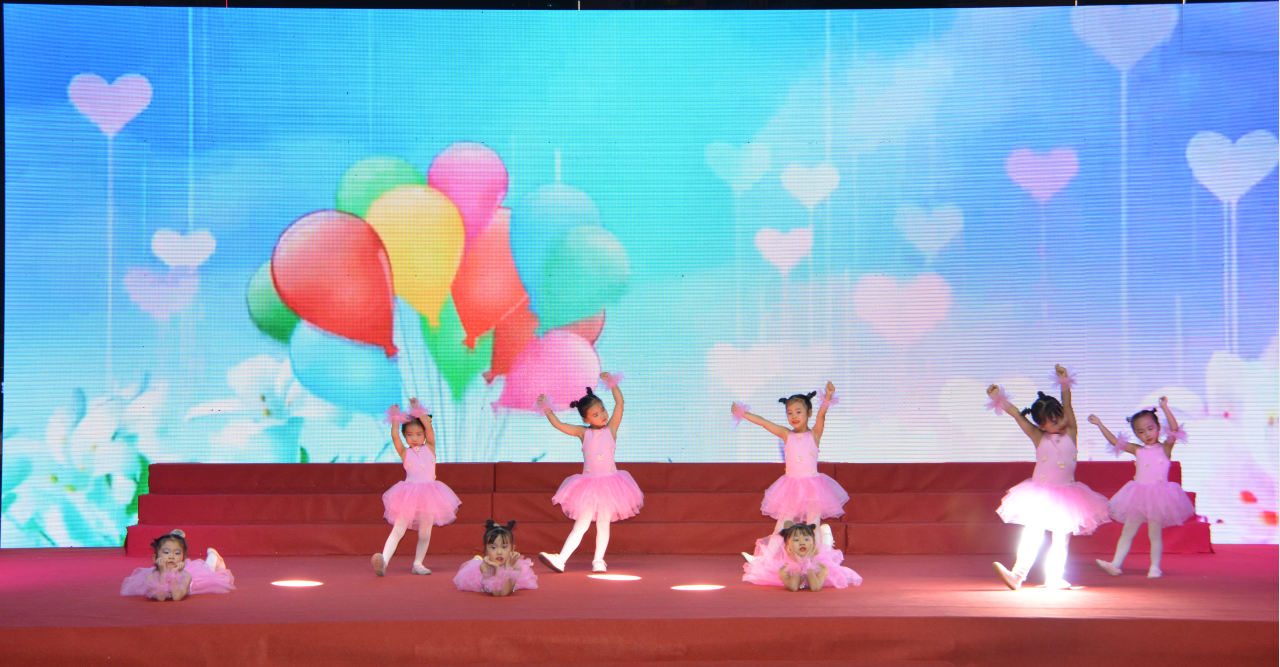 儿童舞蹈《闪闪红星》表演现场。图片均由长沙晚报通讯员 曹生 摄