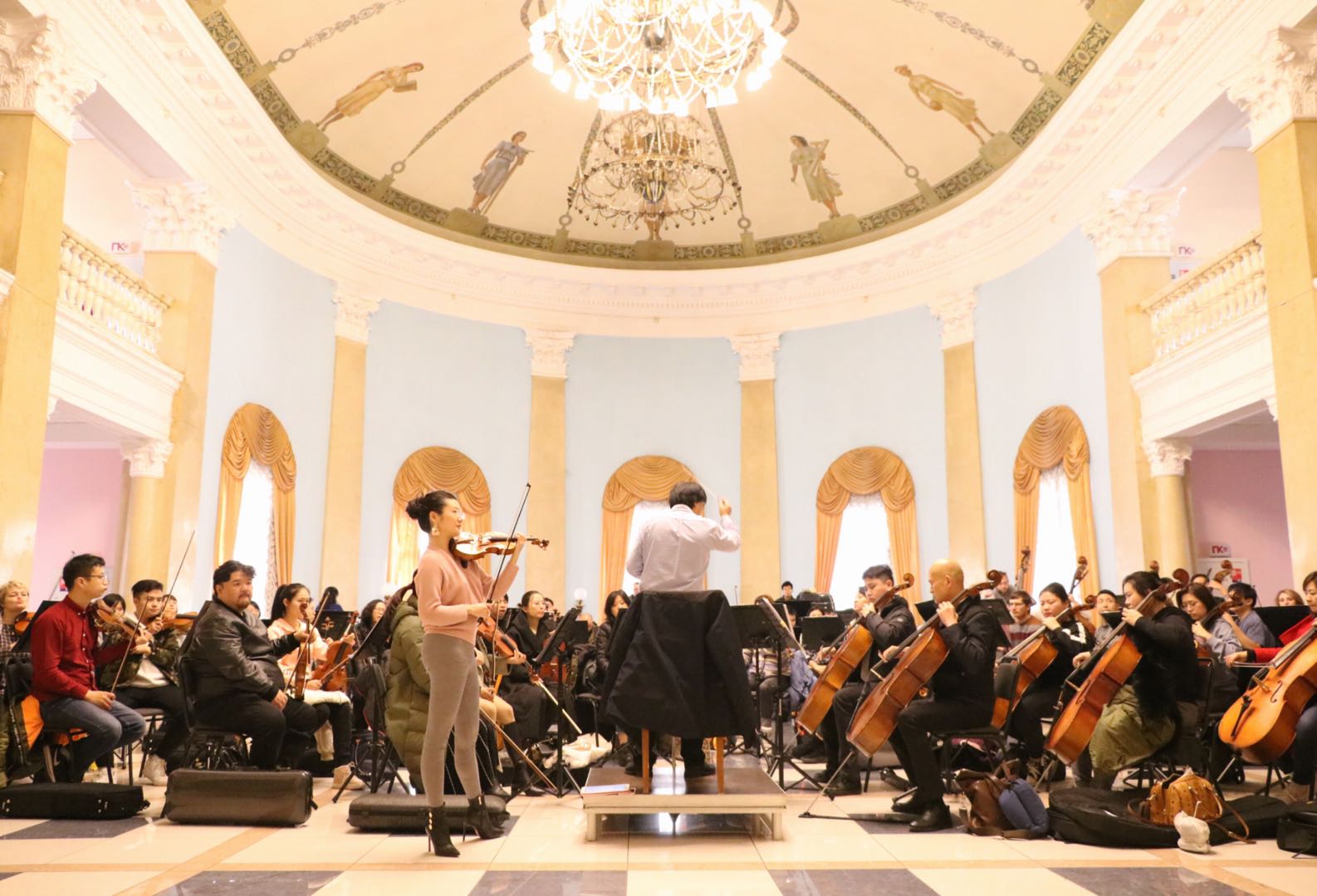  长沙交响乐团排练现场。