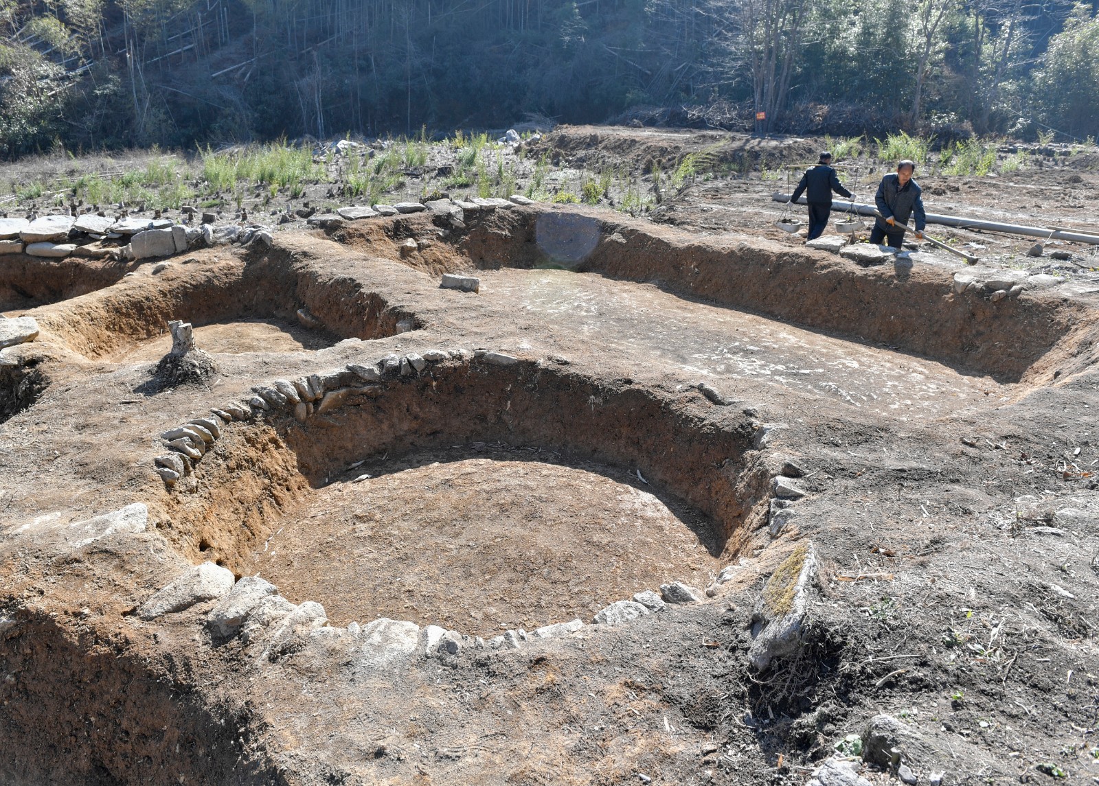 考古发掘出的沤竹池组合。 图片均为长沙晚报全媒体记者 邹麟 摄