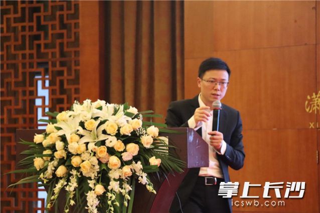 德盛期货投资咨询部经理苏斌带来了《金融衍生品实战运用》
