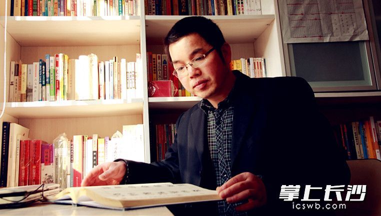 胡健老师说读书对他来说是一种享受。