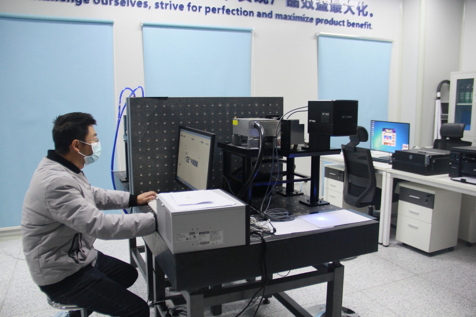 中南智能的激光先进制造实验室里，湖南首台三轴激光扫描振镜的样机已完成研发。 长沙晚报通讯员  岳文纶  摄