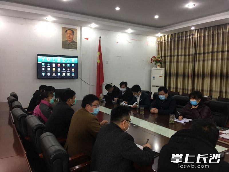 “芙蓉区春风行动援企招工小分队”在湘西州开展招工工作。图片均由通讯员王晶提供。