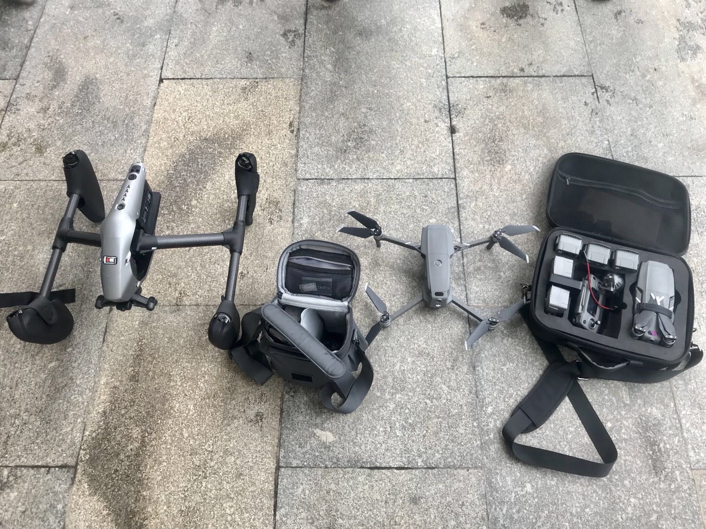 赵某等3人在禁飞区放飞这些无人机，事后被警方处罚。 长沙晚报全媒体记者 聂映荣 摄