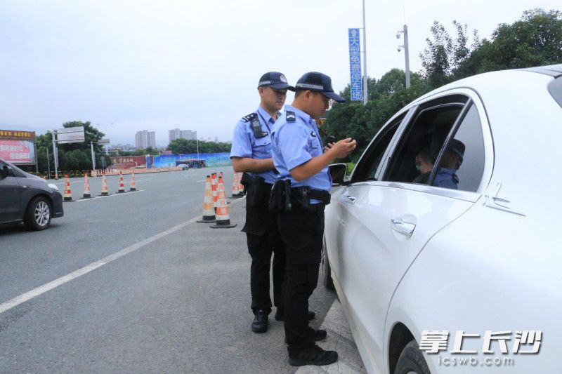 高速交警部门将持续加强湖南高速公路交通安全整治。