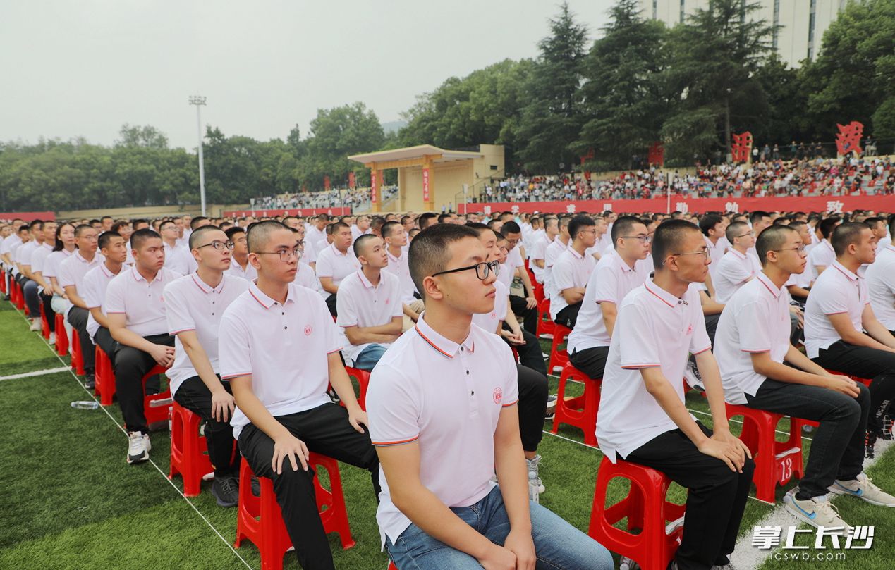 9月14日，湖南大学举行2020级本科生新生开学典礼。