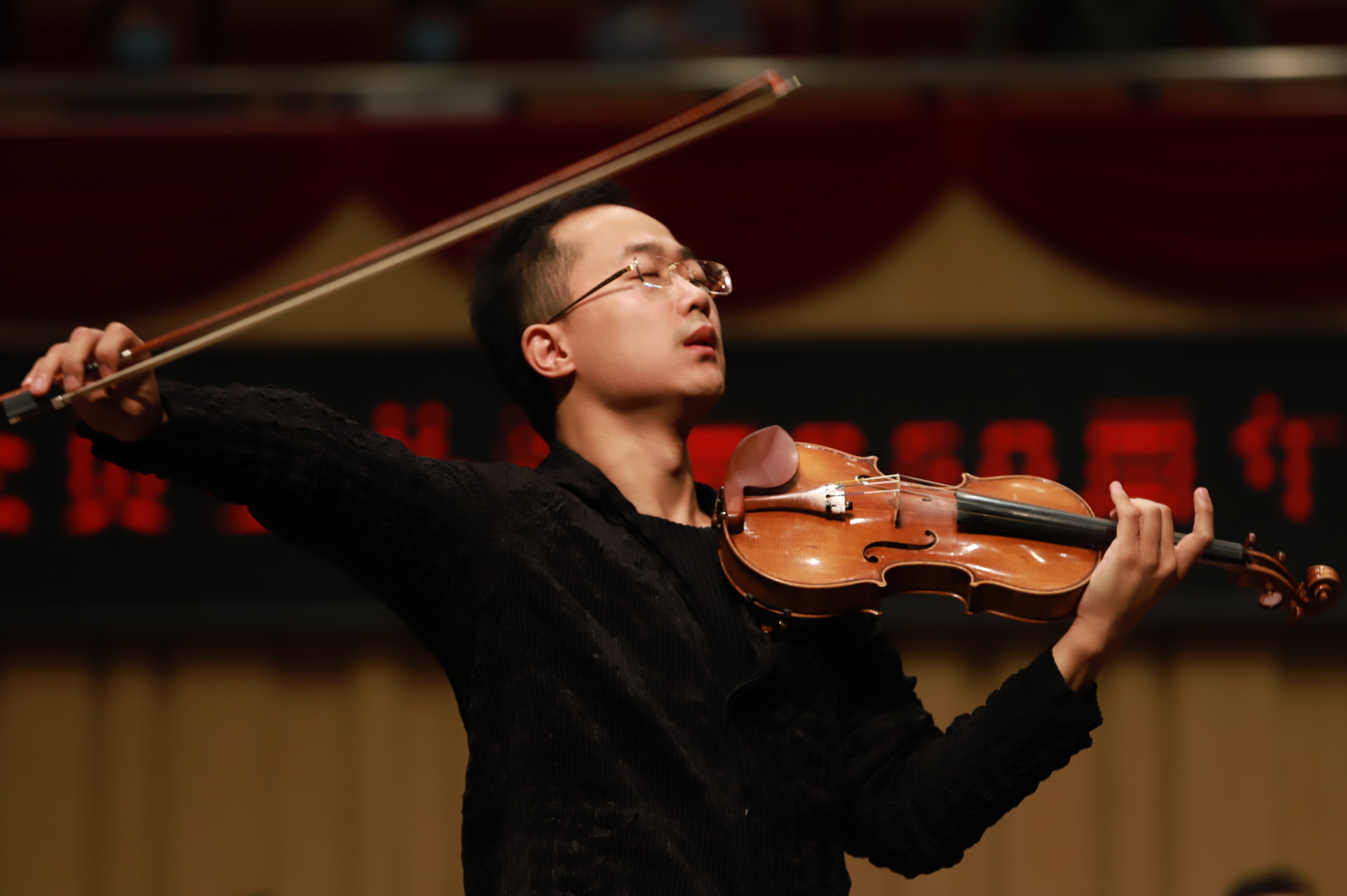 9月29日晚，长沙交响乐团“贝多芬音乐季”首场演出在长沙音乐厅湘江大厅隆重上演。均为 朱寒冰 摄