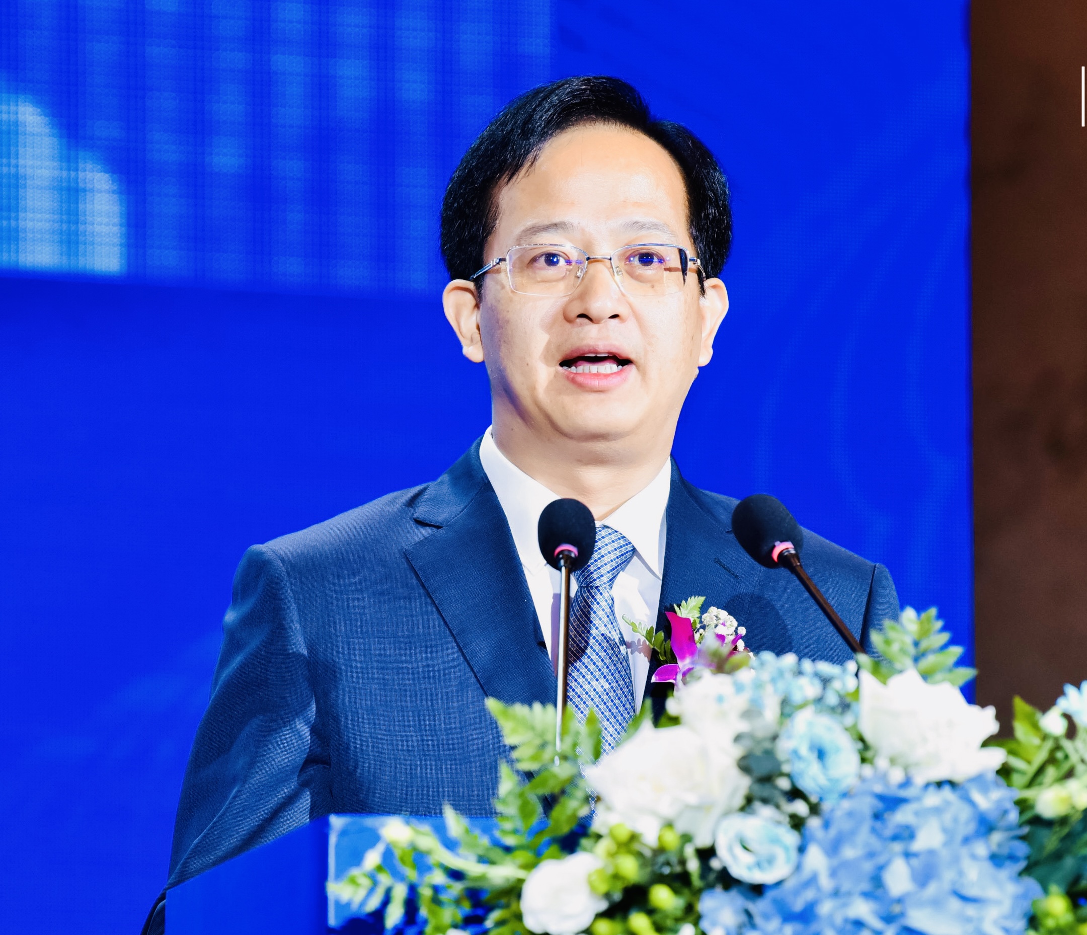 开福区委副书记、代区长高伟邀请上海及长三角经济圈企业来长沙开福区投资，共建长江经济带。 