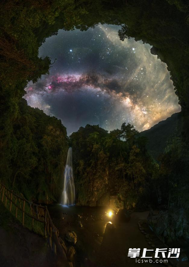 今年在株洲炎陵拍摄的《银河瀑布》。