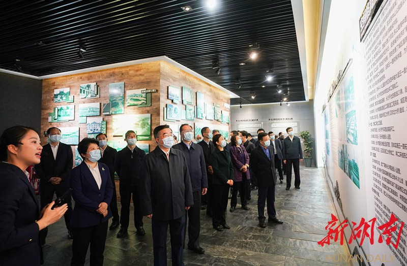 3月17日，张庆伟调研长沙规划展示馆。