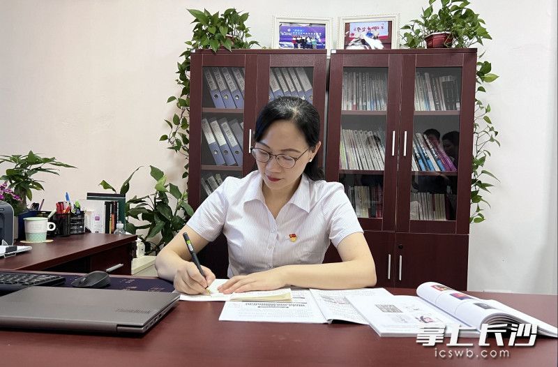 陈娟获评2022年度湖南省优秀教师。全媒体记者 刘俊 摄