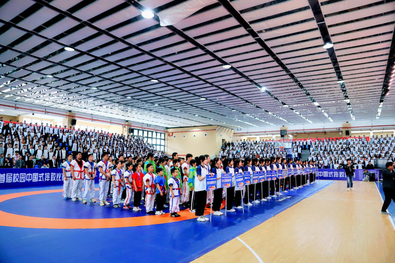 湖南省首届校园中国式摔跤比赛在恒定中学举行。均为长沙晚报通讯员 易颇 供图