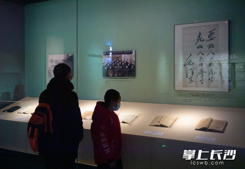 1月30日，“青春是用来奋斗的——毛泽东青年时期文物展”在湖南博物院三楼专题3厅顺利开展。均为长沙晚报全媒体记者 邹麟 摄