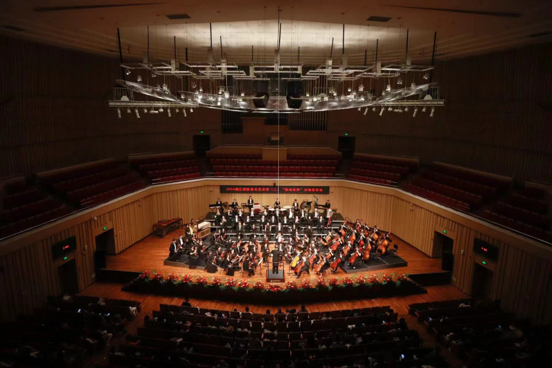 2024湘江国际音乐艺术季（二）“鼓动乐声”交响音乐会在长沙音乐厅上演。均为 朱寒冰 摄