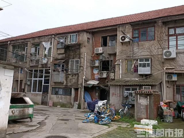 武汉音乐学院附近的小区，仇沛晗在这里已经居住了近两个月。