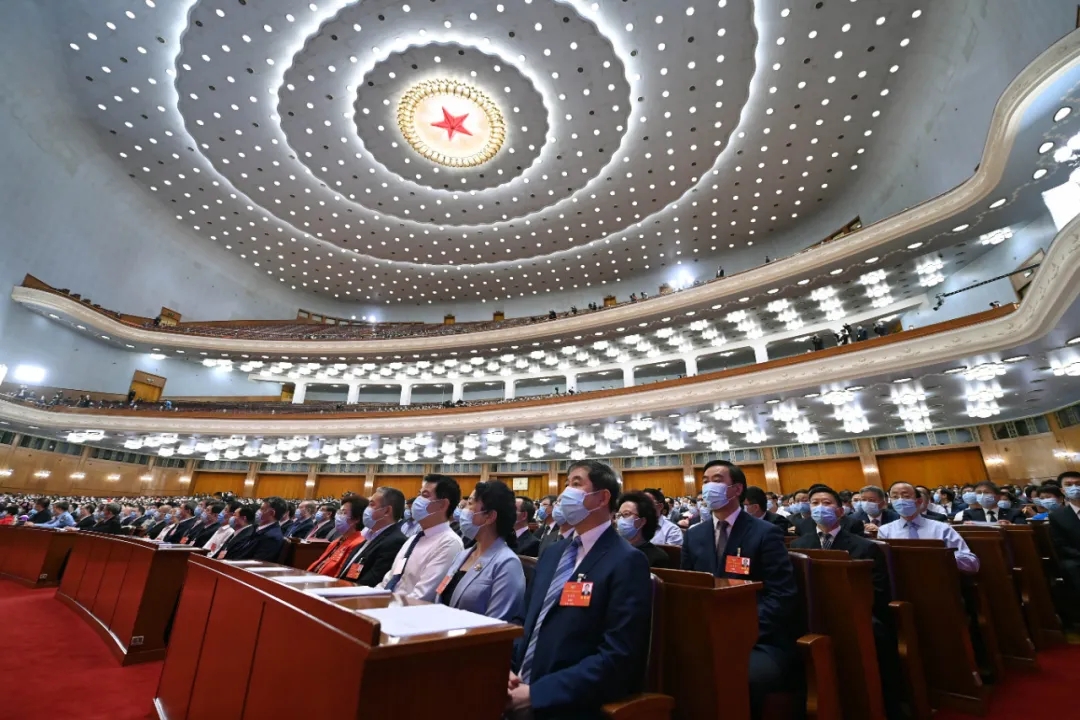 5月27日，中国人民政治协商会议第十三届全国委员会第三次会议在北京人民大会堂举行闭幕会。新华社记者 李响 摄