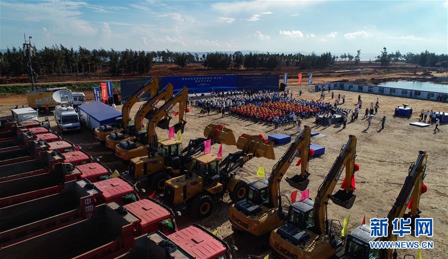 海南自由贸易港建设项目（第三批）集中开工仪式现场（9月13日摄，无人机照片）。新华社记者 杨冠宇 摄