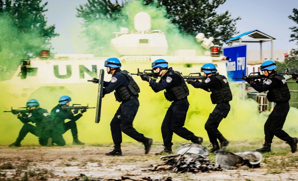 公安部常备维和警队第二期培训班全员通过联合国甄选评估。新华社记者 王晓 摄