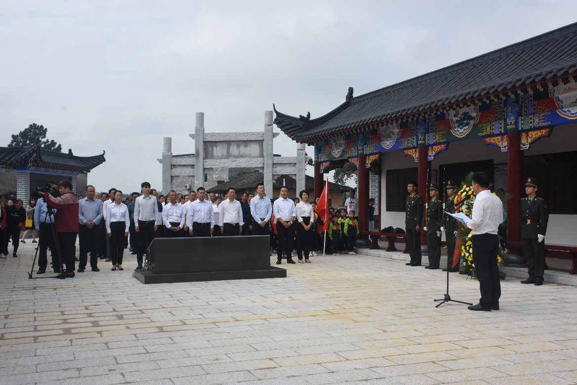 浏阳市社港镇在新落成的烈士陵园举行烈士纪念日系列活动。均为长沙晚报通讯员林晓炜供图
