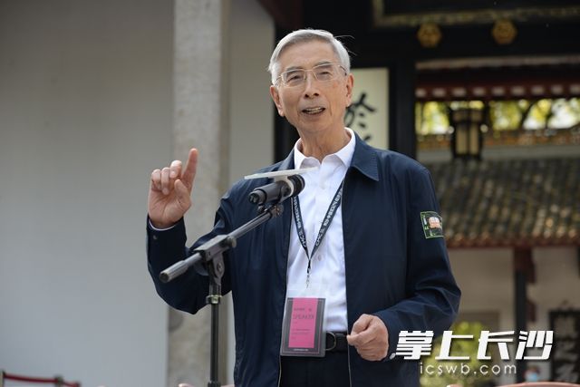 中国工程院院士倪光南发表演讲。岑军 摄 