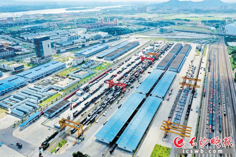 湘通物流国际铁路港。开福区“通江达海”的对外开放门户优势尽显。 开福区发改局 供图