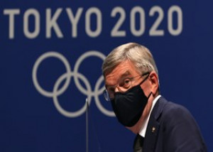 奥运再不开，国际奥委会主席巴赫要比闪电还瘦了