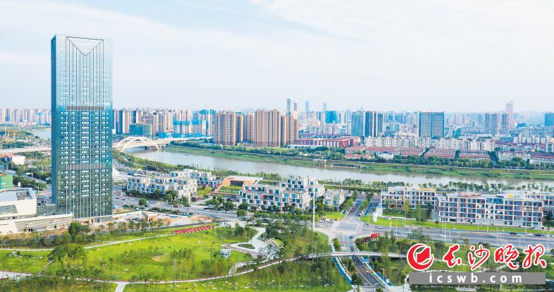 长沙连续13年获评中国最具幸福感城市，近3年流入青年人才40多万。图为吸引了众多青年人才的马栏山视频文创产业园。长沙晚报全媒体记者 邹麟 摄