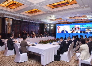 发出“经安会”的“长沙之邀”，博鳌亚洲论坛经济发展与安全高级别研讨会在京举行