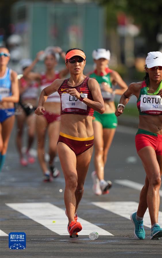 2021年8月5日，在东京奥运会女子20公里竞走决赛中，中国选手刘虹获得季军。新华社记者 鞠焕宗 摄
