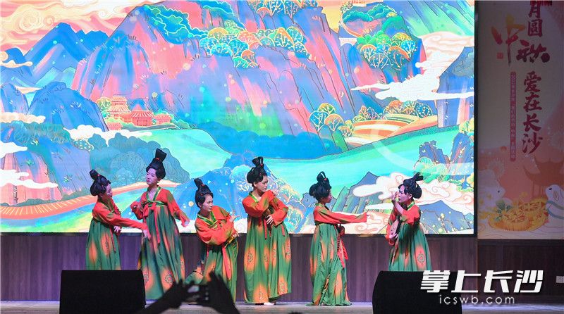 中秋节目汇演舞蹈《汉唐之歌》。均为通讯员 张靓 供图