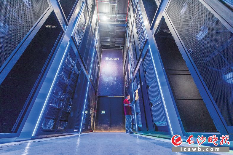 　　长沙人工智能创新中心位于“世界计算·长沙智谷”项目首开区域，是湖南省目前算力规模最大的公共平台。 长沙晚报全媒体记者黄启晴 摄