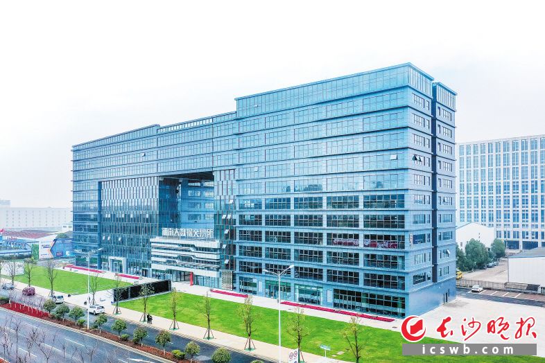 天心区的湖南大数据交易所，是继贵州、陕西咸阳、北京、上海之后的全国第五家、中部唯一的新型大数据交易所。 李旦 供图