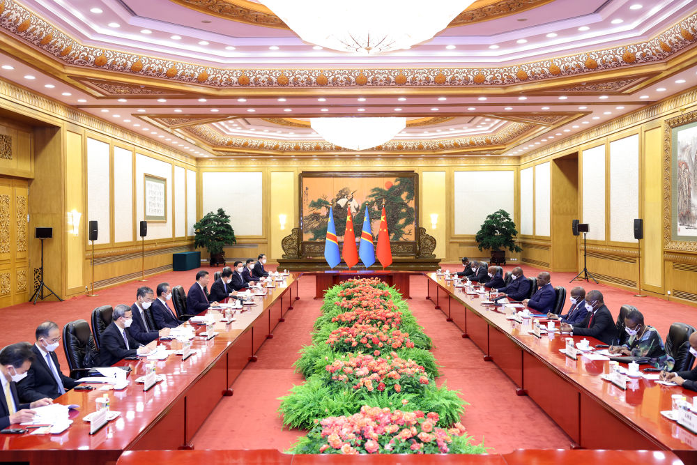 5月26日下午，国家主席习近平在北京人民大会堂同来华进行国事访问的刚果（金）总统齐塞克迪举行会谈。新华社记者 刘彬 摄