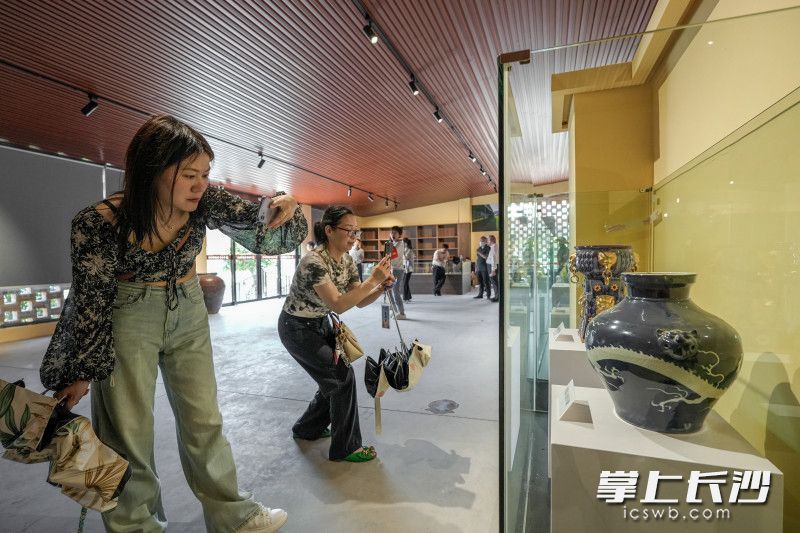 资福古窑博物馆向人们展示了陶瓷文化的温润魅力。